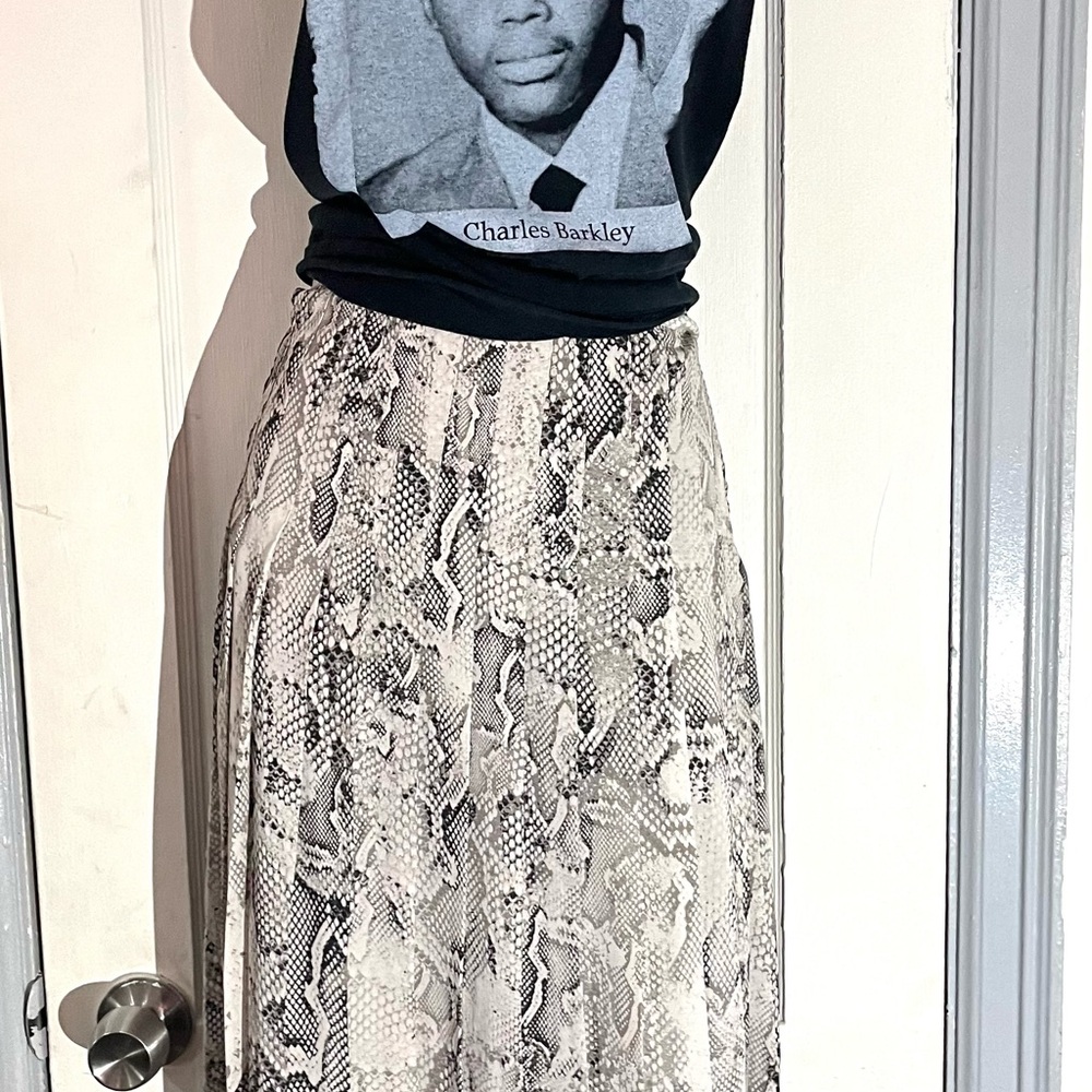 NWOT House Black Market python skirt, size 12